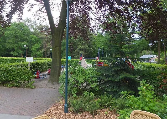 Charme Overbosch فندق